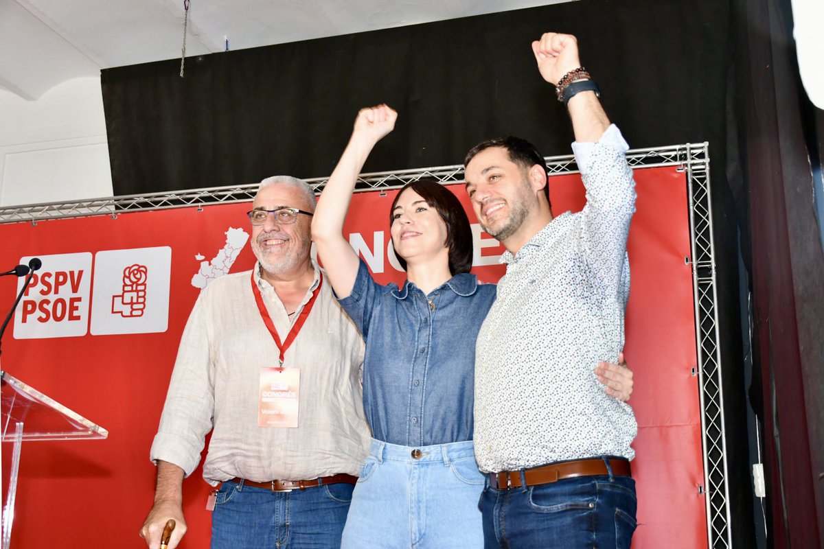 pspvalicante's tweet photo. 📣 Hemos celebrado el Congreso Comarcal de los Socialistas en Pego. Con la presencia de la Ministra y Secretaria General del PSPV, @DianaMorantR , hemos elegido el equipo de dirección encabezado por José Ramiro @jorapas como Secretario General, Violeta Rivera como Presidenta y @CarminaDomingui como Secretaria de Organización. Juntas y juntos, fortaleceremos nuestro proyecto, enfrentando los retos del presente y construyendo un futuro más justo y equitativo. 💪🌹 ¡Unidos por la igualdad y la justicia social! #SocialistasMarinaAlta #VioletaRivera #CarminaDominguis #JoséRamiro