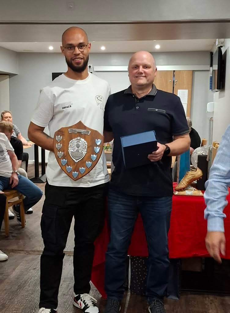 Also got the Dedicated player of the year award for featuring in every game this season only 65 mins over 2 games i didn't play in, not too bad for the old guy🤪