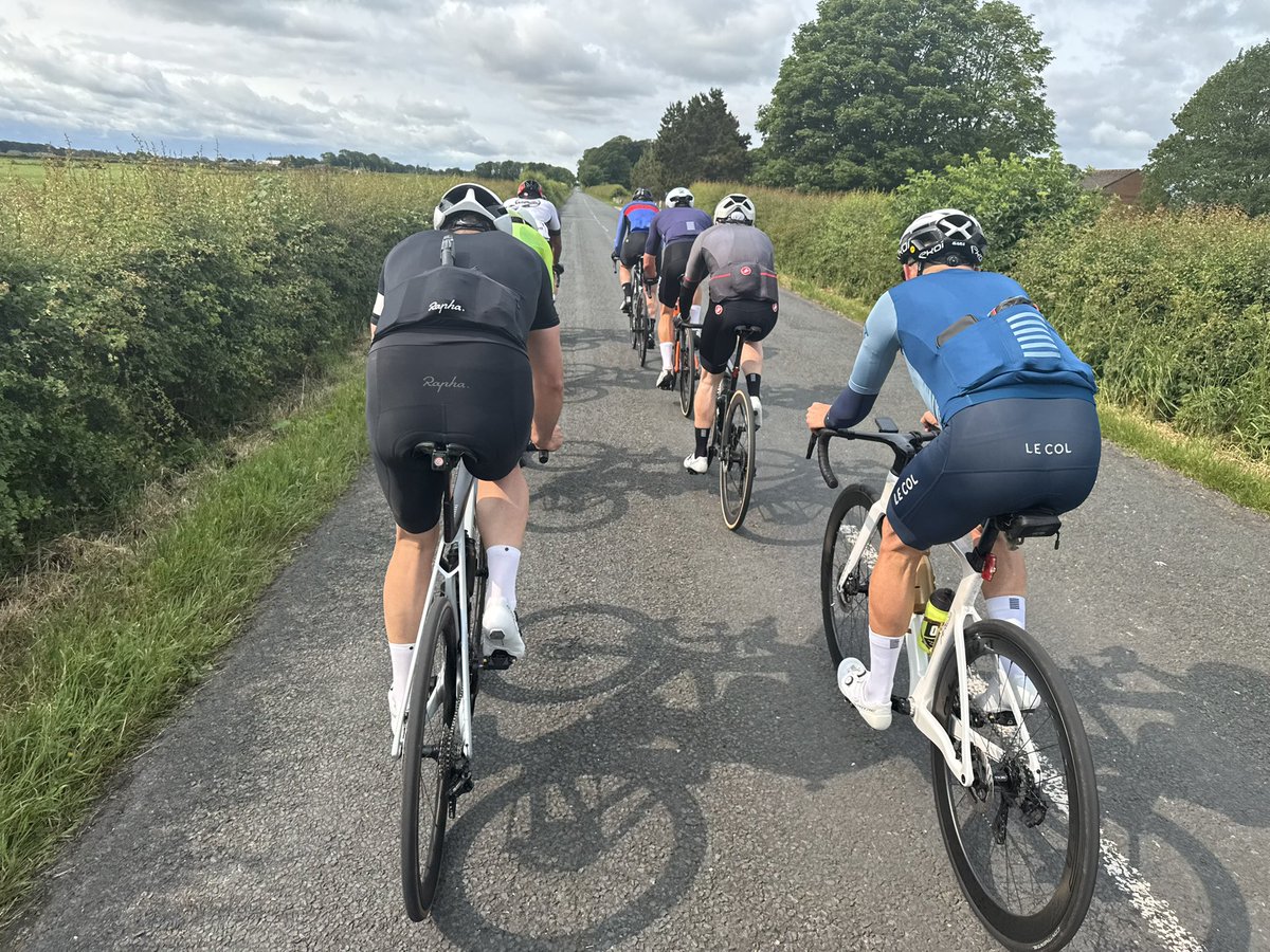 Shaun_Pearson's tweet image. Two decent sized Groups on this mornings Preston Chaingang.  Good Session with this A group.

Thank You to everyone who rode this morning.
☀️🚴‍♂️🚴🚴‍♂️🚴🚴‍♂️🚴🚴‍♂️🚴🚴‍♂️🚴☀️👍