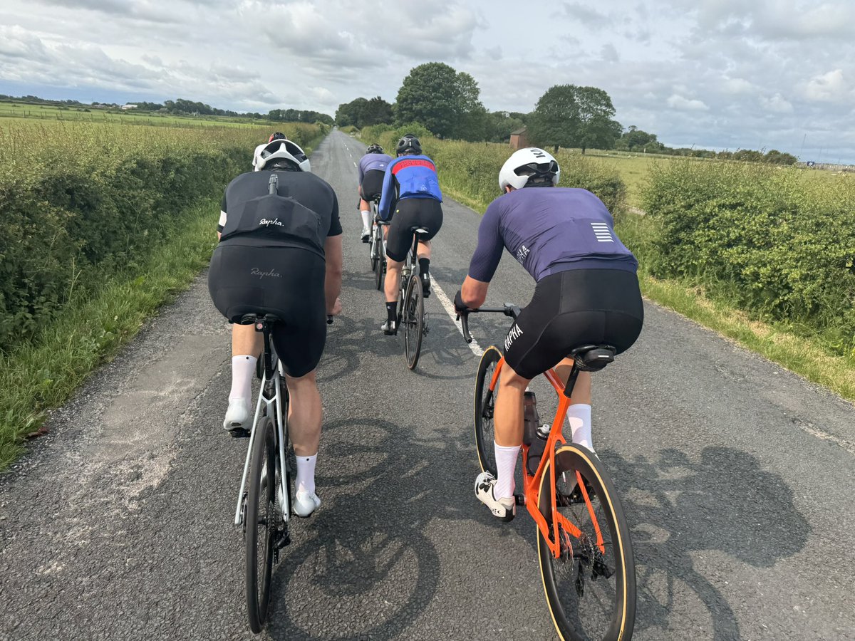 Shaun_Pearson's tweet image. Two decent sized Groups on this mornings Preston Chaingang.  Good Session with this A group.

Thank You to everyone who rode this morning.
☀️🚴‍♂️🚴🚴‍♂️🚴🚴‍♂️🚴🚴‍♂️🚴🚴‍♂️🚴☀️👍