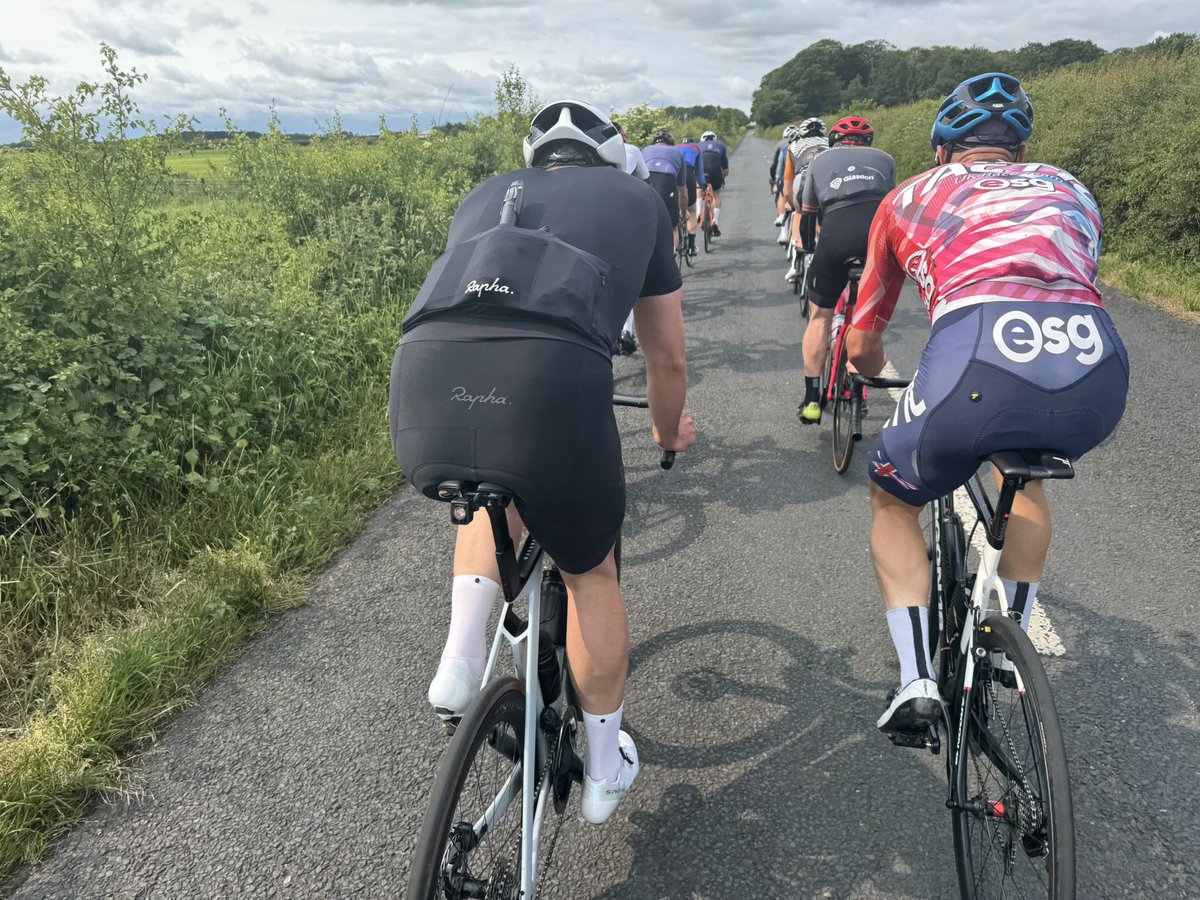 Shaun_Pearson's tweet image. Two decent sized Groups on this mornings Preston Chaingang.  Good Session with this A group.

Thank You to everyone who rode this morning.
☀️🚴‍♂️🚴🚴‍♂️🚴🚴‍♂️🚴🚴‍♂️🚴🚴‍♂️🚴☀️👍