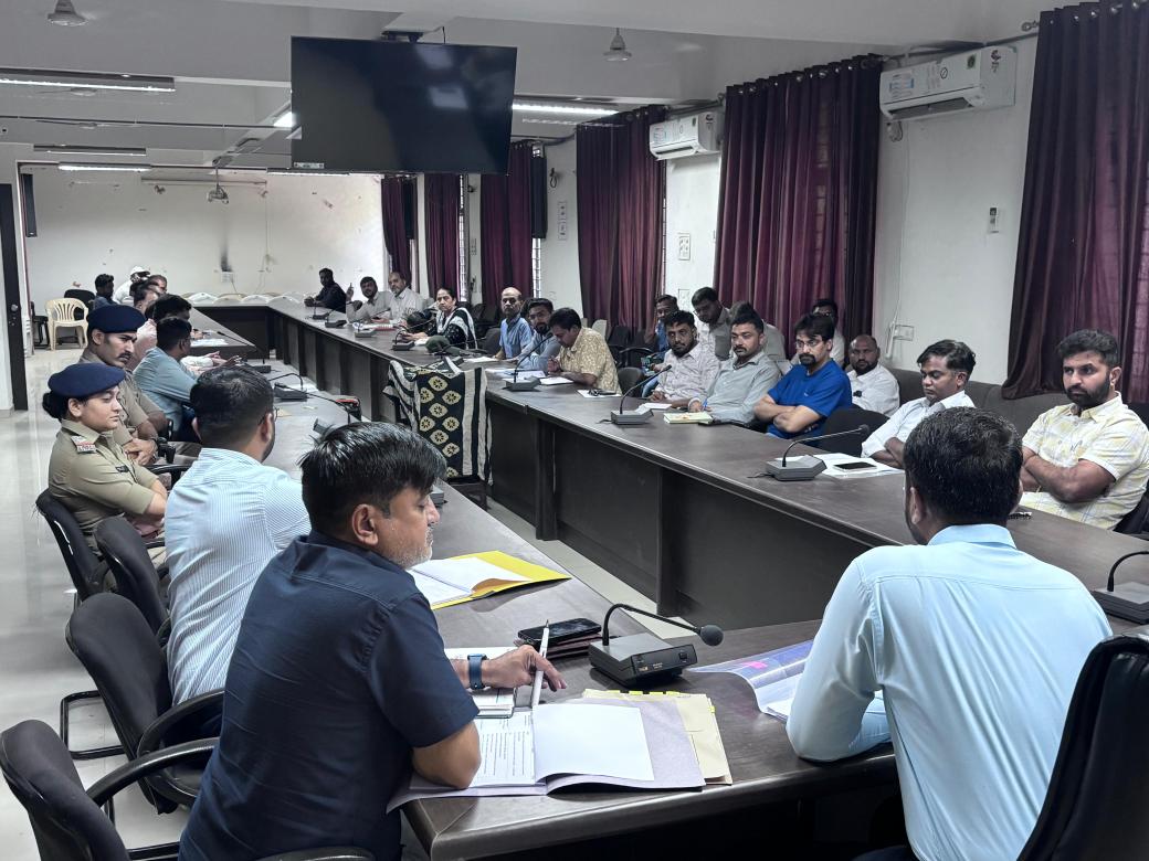 તાલુકા સંકલન સમિતિની બેઠક અન્વયે રજૂ થયેલ લોકહિતને પ્રત્યક્ષ રીતે સ્પર્શતા પ્રશ્નોની ચર્ચા કરવામાં આવેલ તથા આંતરિક સંકલન સાધી પ્રશ્નોનુ તાત્કાલિક અને કાયમી નિરાકરણ લાવવા સંબંધિત અધિકારીશ્રીઓને સૂચના આપવામાં આવેલ.<a href="/CMOGuj/">CMO Gujarat</a> <a href="/InfoGujarat/">Gujarat Information</a> <a href="/CollectorRjt/">Collector Rajkot</a>