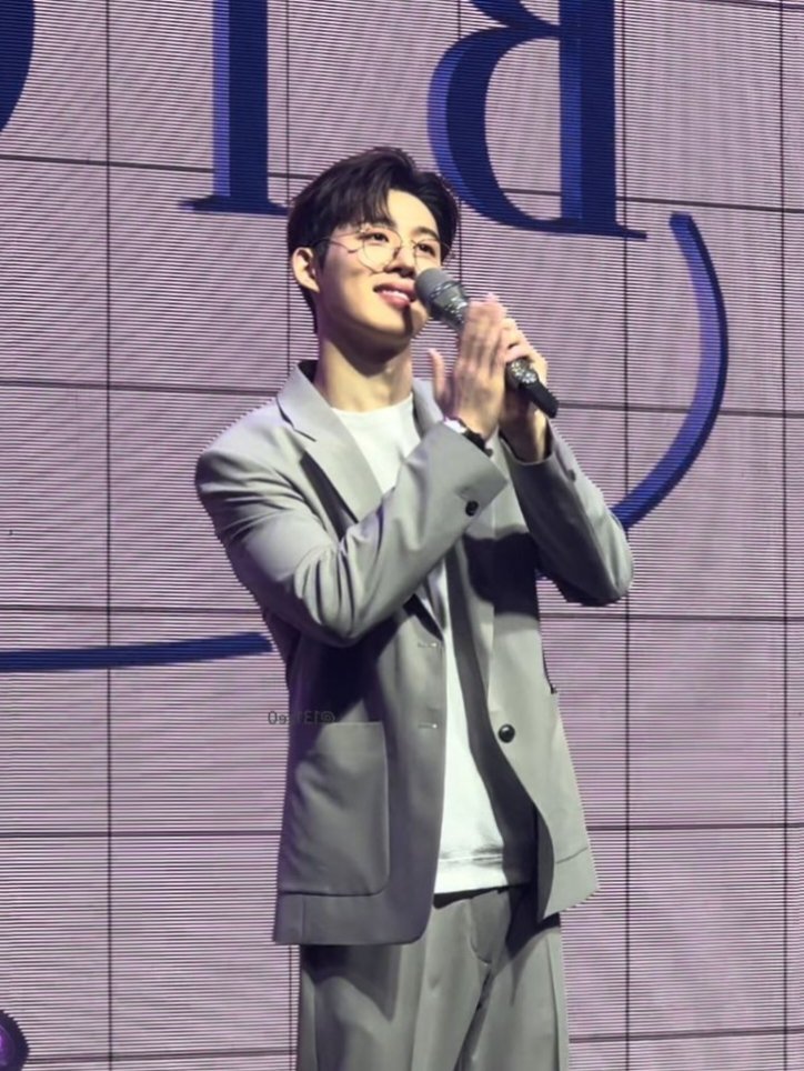 "Terakhir makasih buat kedua orang penting di Nepenthe, makasih udah membangun rumah yang nyaman ini dan milih gue jadi salah satu Confidants. For all the ups and downs, makasih udah bertahan sampe sekarang ya Sebastian dan Ashley. I'm so proud of you guys, all of you"