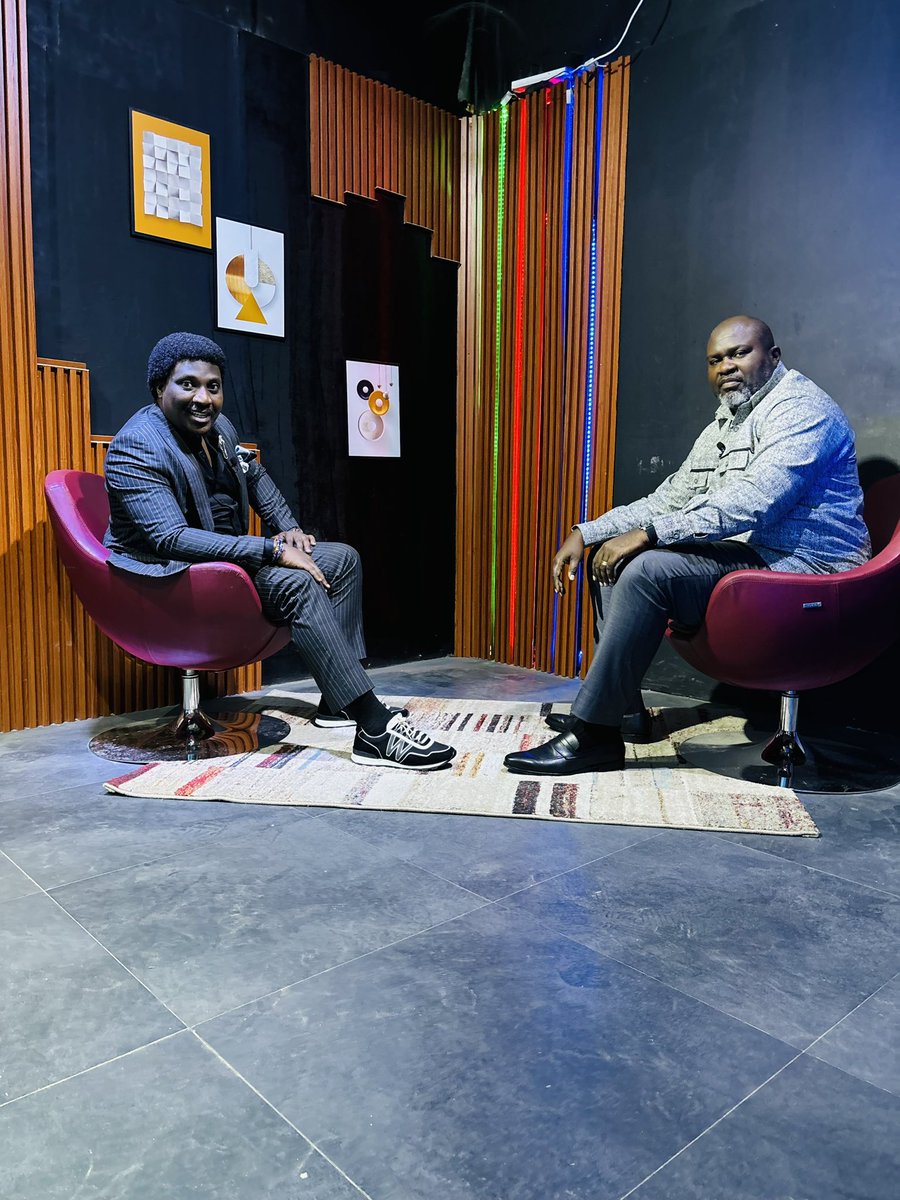 BilariJonathan's tweet photo. 🎙️ #QuartierLibre reçoit @HEkombolo pour décrypter la crise politique en #RDC :
➡️ tensions à Kinshasa
➡️ enjeux géopolitiques à l’Est
➡️ avenir démocratique du pays
📺 Lundi 2 juin 2025 sur Digital Congo TV.
Un échange sans filtre, à ne pas manquer.
#PolitiqueRDC #DigitalCongo https://t.co/vc5ODnNBEP