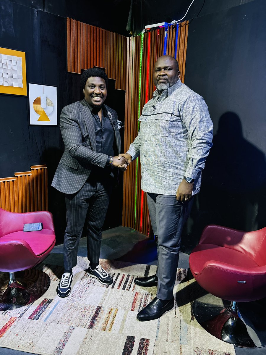 BilariJonathan's tweet photo. 🎙️ #QuartierLibre reçoit @HEkombolo pour décrypter la crise politique en #RDC :
➡️ tensions à Kinshasa
➡️ enjeux géopolitiques à l’Est
➡️ avenir démocratique du pays
📺 Lundi 2 juin 2025 sur Digital Congo TV.
Un échange sans filtre, à ne pas manquer.
#PolitiqueRDC #DigitalCongo https://t.co/vc5ODnNBEP