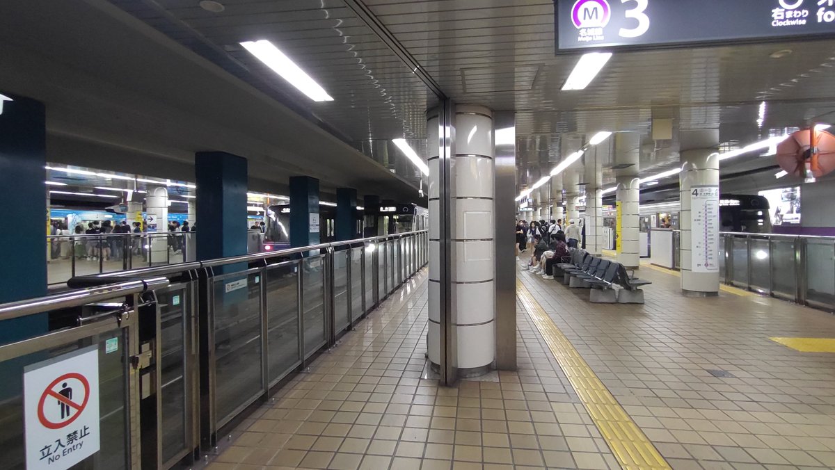 金山 全線埋まってるの見るの何気に初めてかも

まぁこの時間なら定期なんですけれども…