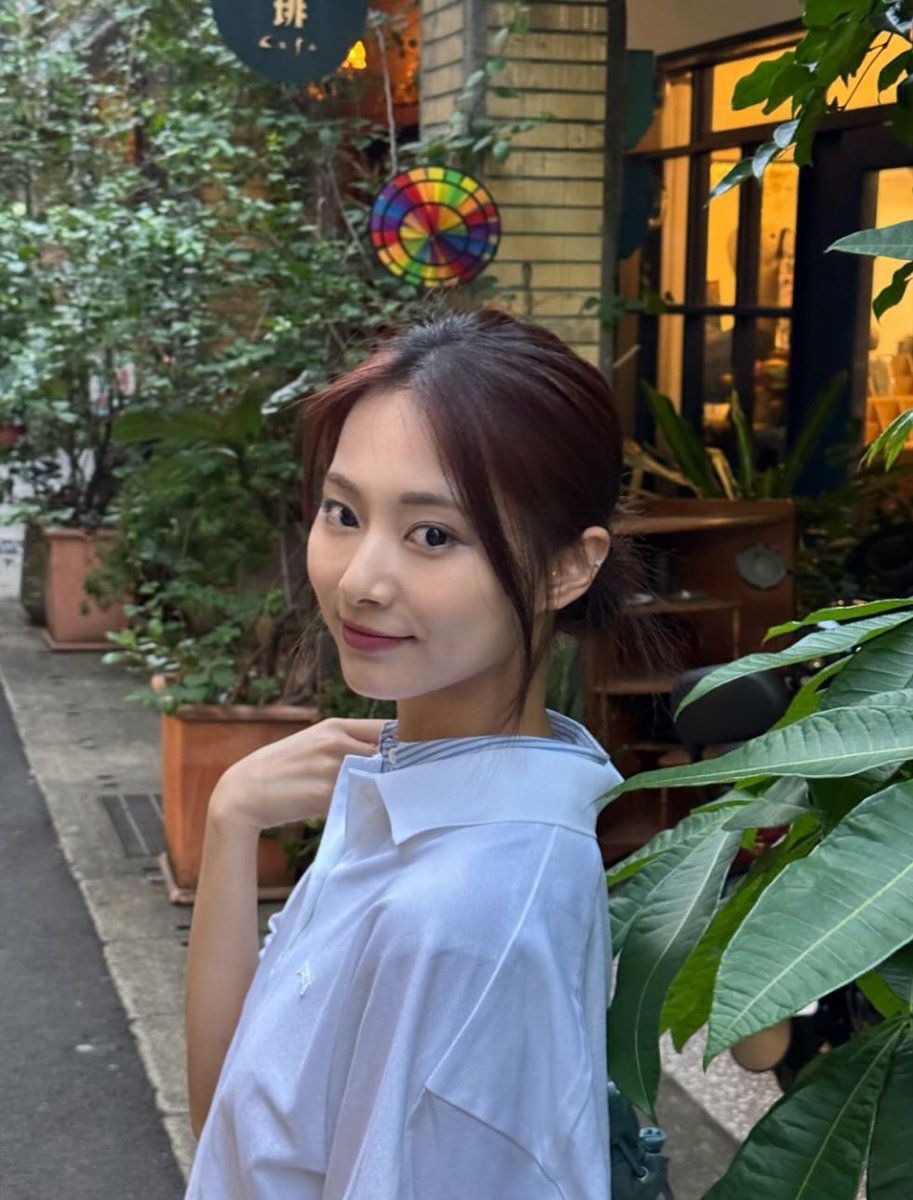 BabyBattenBerg's tweet photo. I'll Never Get Over How Beautiful She Is 🥰🫠💘 Never 🙅🏻♂️💕
#Tzuyu #Gorgeous #MyLove 🦌💙
#TzuAreMySunshine #AngelCake 🌻🍰🪽
#LostForWords #Ethereal 🍃🫐 https://t.co/rM3KAxgnby