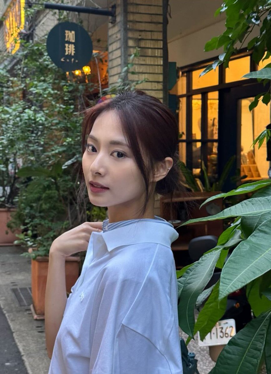 BabyBattenBerg's tweet photo. I'll Never Get Over How Beautiful She Is 🥰🫠💘 Never 🙅🏻♂️💕
#Tzuyu #Gorgeous #MyLove 🦌💙
#TzuAreMySunshine #AngelCake 🌻🍰🪽
#LostForWords #Ethereal 🍃🫐 https://t.co/rM3KAxgnby