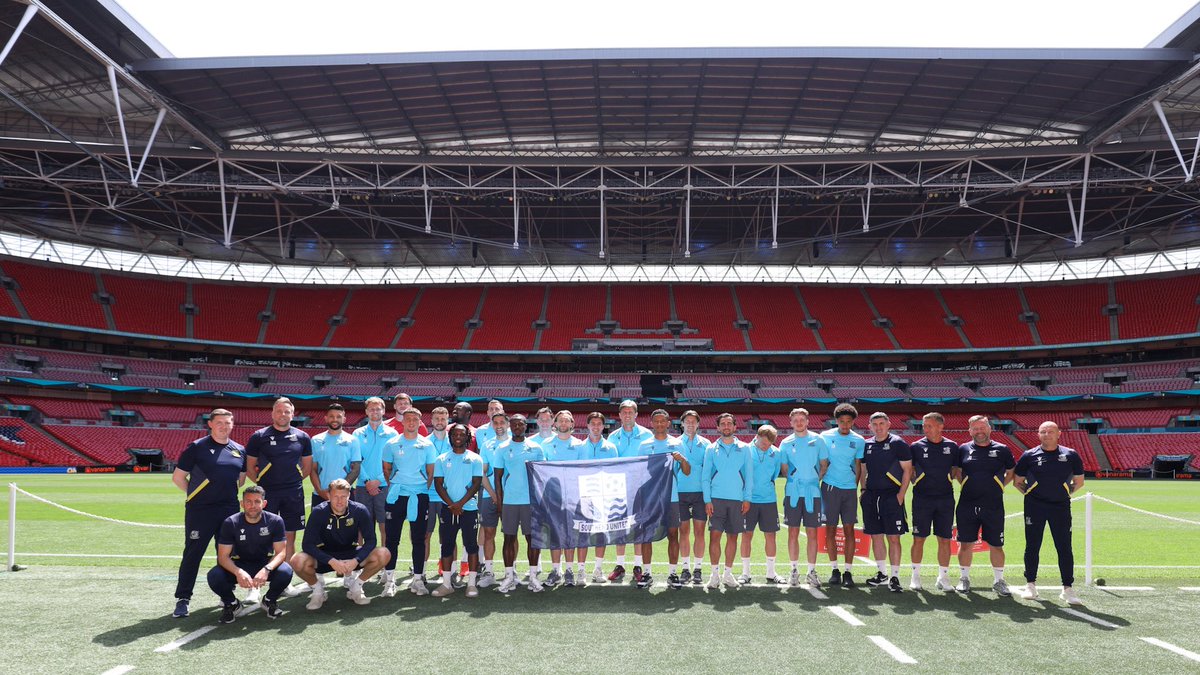 SUFCRootsHall's tweet photo. #ShrimpersAtWembley https://t.co/j9yF8TDnBu