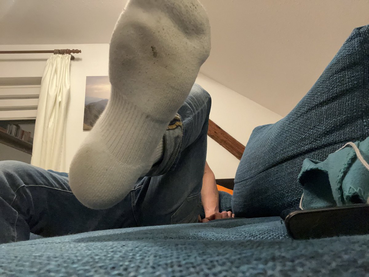 SneaxLover's tweet photo. #spit, #sox #socks #bitch

Sniff it, open your mouth.. https://t.co/8xO594D5H1