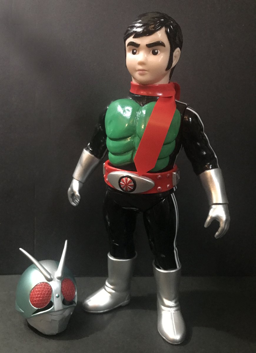 2024年8月発送予定だった東映レトロの
仮面ライダー新1号(ダブルライダーカラーVer.)
発送が5月に延期になっていたが
メルカリやヤフオクではすでに5月初旬には
かなりの数が姿を見せ始めていた。
だが我が家には届く気配も無く…
31日の5月中ギリギリにやっと届いた。
本当に待たされました。