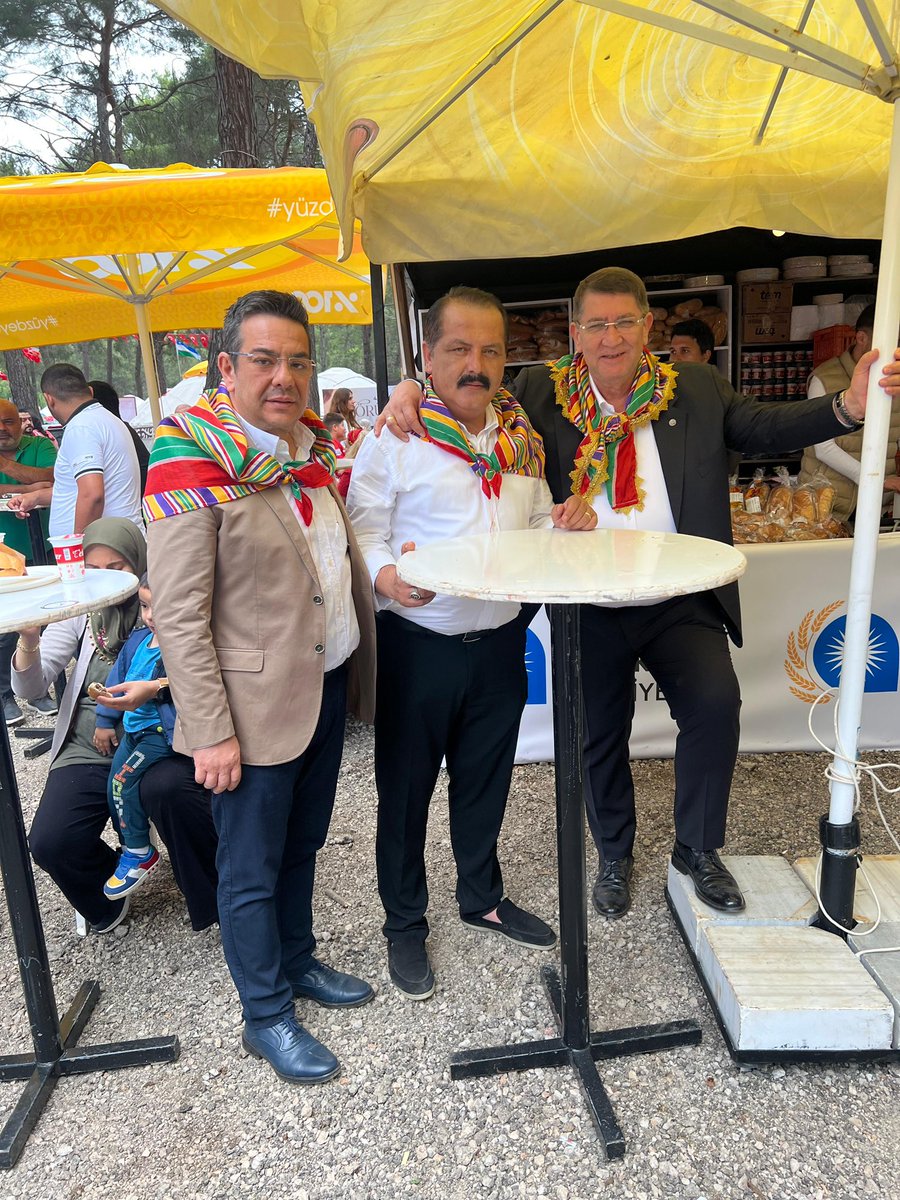 Yörük Türkmen kardeşlerimiz ile bir araya geldiğimiz 4.Uluslarası Antalya Yörük Türkmen Festivalinde EKDAĞ AŞ olarak açmış olduğumuz standımızı TESK Genel Başkan Vekili, Antalya Esnaf ve Sanatkarlar odası Başkanı değerli abim Adlıhan Dere ziyaret ederek çalışanlarımızla bir araya