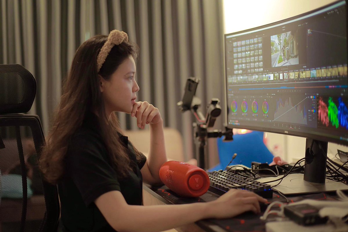 đi xem phim khongg 
xong chùm áo khoác lên t bú cho