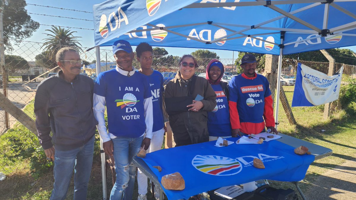 DAEasternCape's tweet image. 📍West End Community Hall — We’re Here!
Come say hi and make sure you're registered to vote in the upcoming Ward 34 by-election 🗳️

It only takes a minute to check — your vote is your voice! Let’s make it count for Ward 34.

#RegisterToVote #DAGetsThingsDone