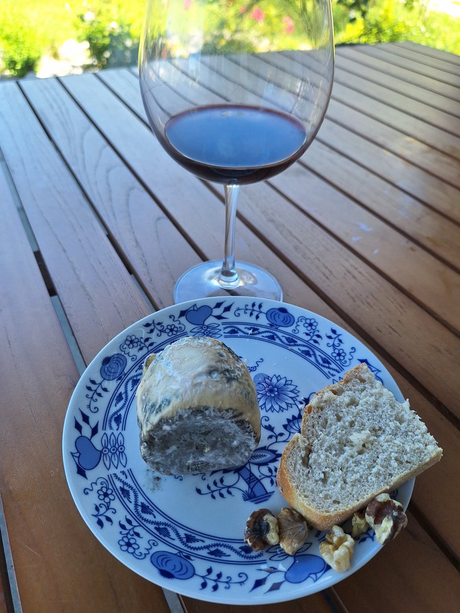 Kdo bi si mislil, da je to legalno prodajat. #plesen #hrana