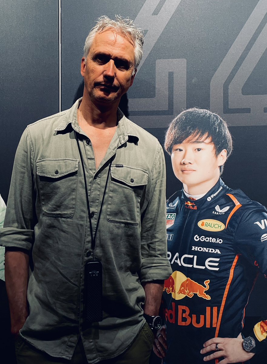 De F1® Exhibition in Amsterdam bezocht. Het is aan de prijs, maar de F1 liefhebber is er wel twee uur zoet mee. Van de uitgebrande bolide van Grosjean tot de verticale beperktheid van Tsunoda.😂