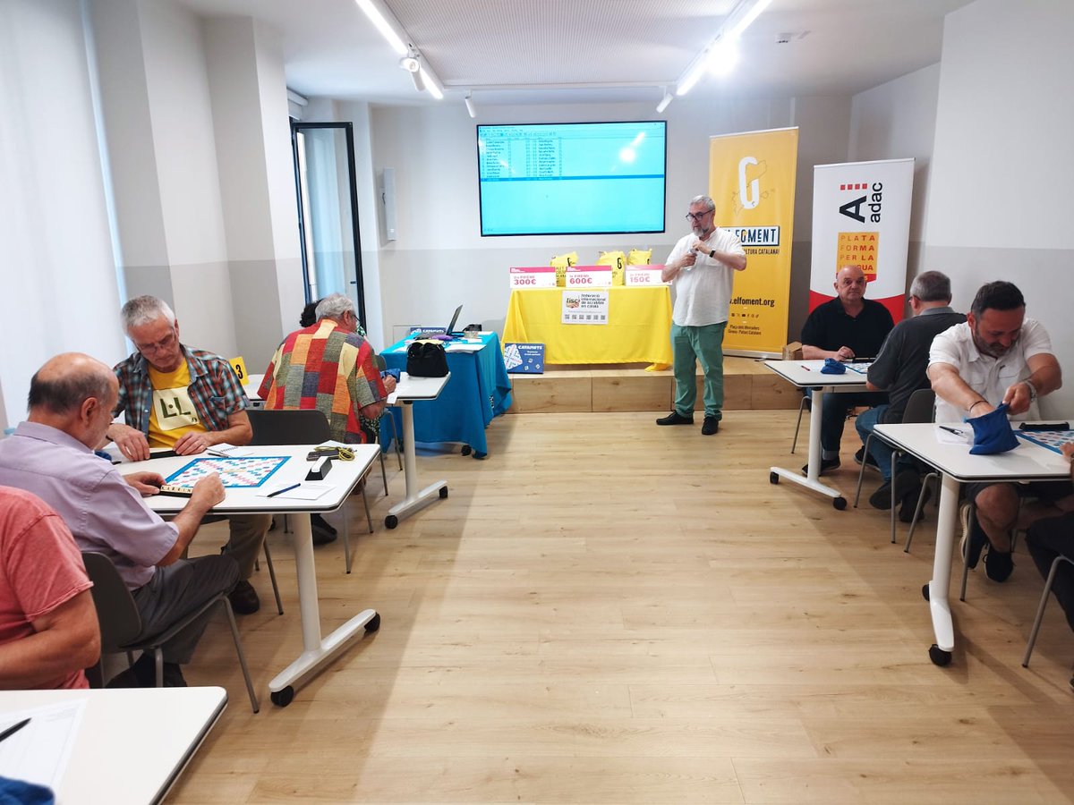 Plataforma per la Llengua - Catalunya (@pllcatalunya) on Twitter photo 👉 A Girona avui gran campionat de Scrabble en català.
Amb l'<a href="/ADACGirona/">Ateneu d'Acció Cultural (ADAC)</a>, el <a href="/ElFoment_org/">El Foment</a> i la <a href="/fiscrabblecat/">Fed.Int.Scrabble CAT</a>. 👉 A Girona avui gran campionat de Scrabble en català.
Amb l'<a href="/ADACGirona/">Ateneu d'Acció Cultural (ADAC)</a>, el <a href="/ElFoment_org/">El Foment</a> i la <a href="/fiscrabblecat/">Fed.Int.Scrabble CAT</a>.
