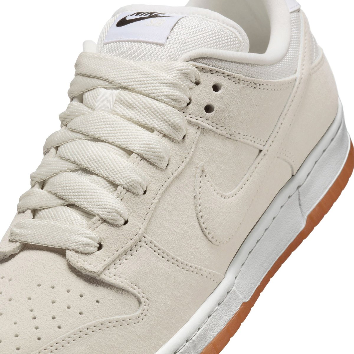 The Nike SB Dunk Low Pro B 'Pale Ivory' Releases Today at 10 AM ET 🍞

Where To Cop: hoh.news/M0O1jP6Xc
