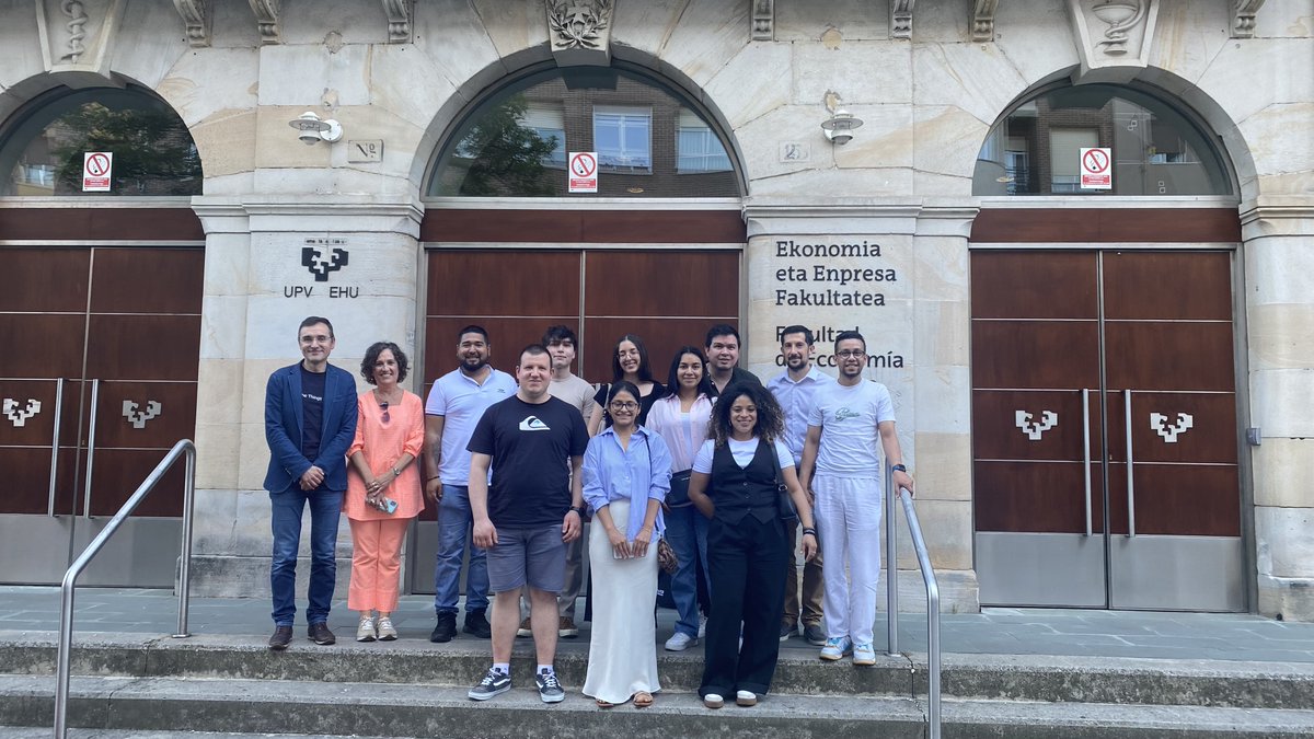 🎓 ¡Clausuramos la VII Edición del Máster Digital Management &amp; ERP: Gestión de la Empresa 4.0! Gracias a Ainara Crespo por su inspiradora charla. 👏 ¡Felicidades a todos los graduados! #digitalización #empresa40 #master #NextGenerationEU  #PlandeRecuperación