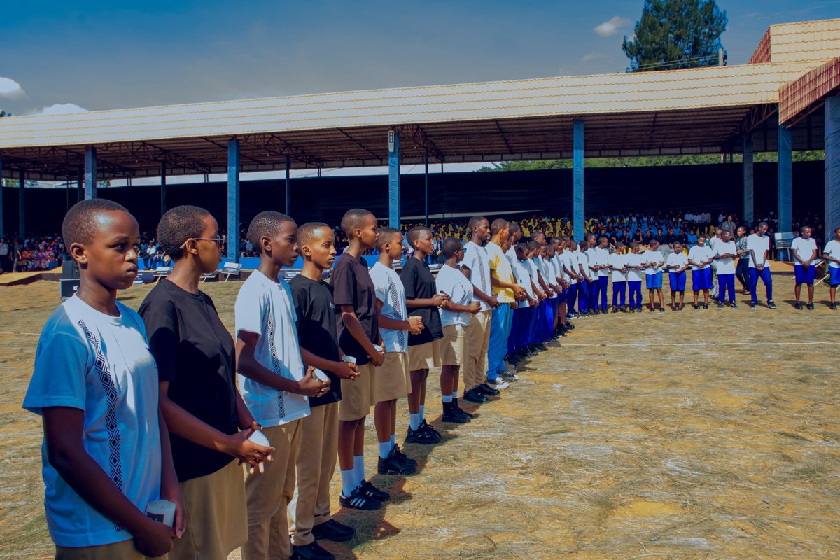 Ku gicamunsi cyo kuri uyu wa Gatandatu, kuri Stade ya Cyasemakamba mu Karere ka Ngoma hari kubera igikorwa cyo kwibuka imiryango yishwe ikazima muri Jenoside yakorewe Abatutsi. 
Mushobora gukurikira iki gikorwa munyuze hano 📷:
youtube.com/live/nNebyE9Nk…
#Kwibuka31
#NtukazimeNdiho