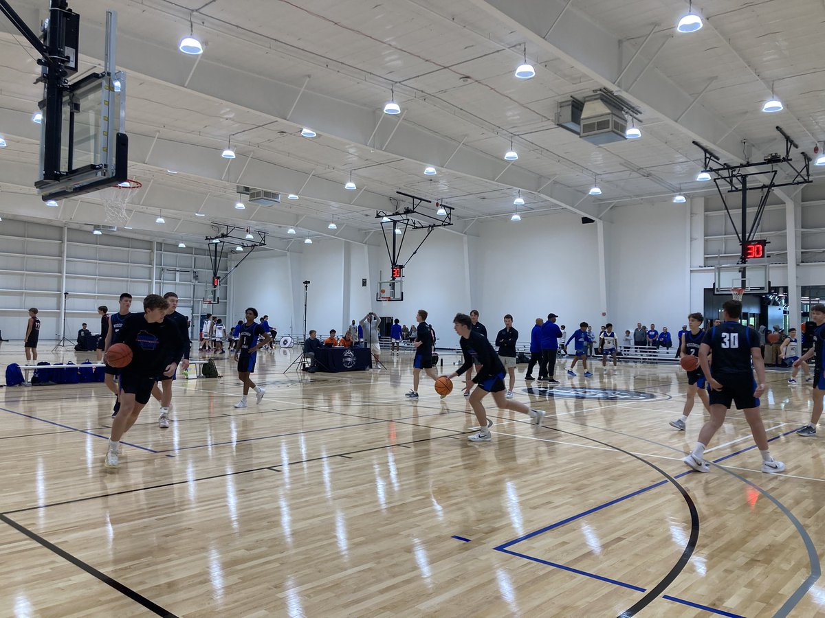 The NY2LA Midwest Classic DII Showcase is underway here at the beautiful, brand new Gateway Sports Academy

Follow along for coverage with <a href="/MHS_Boys_/">Midwest Hoops Spotlight</a> and @kj_jumpman 

<a href="/fabhoopss/">Fab Hoops</a> will have all the coverage of the <a href="/GNBABASKETBALL/">GNBA</a> &amp; <a href="/GGNBA_/">GGNBAGirlsGotNext</a> action