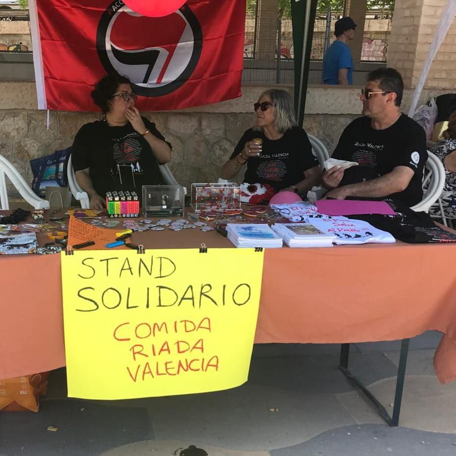 Aquest cap de setmana 👇🏿

Nau d'Albal

🤩 Aquest dissabte i diumenge estem en Fira Russafa (València)

👉🏼Vols ajudar als supervivents de la Riuada?

Acosta't!!

❤‍🔥Totes a una, 
Fins a l'última gota de fang!!