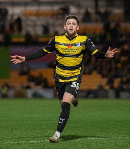 GrahamFish12359's tweet photo. Ben Jackson is a player who could grow with the club as Paul Warne's side embark on a journey that hopefully sees a meteoric rise up the football league. #COYD #mkdons #the72 [THREAD] https://t.co/G2J7vnO0pY