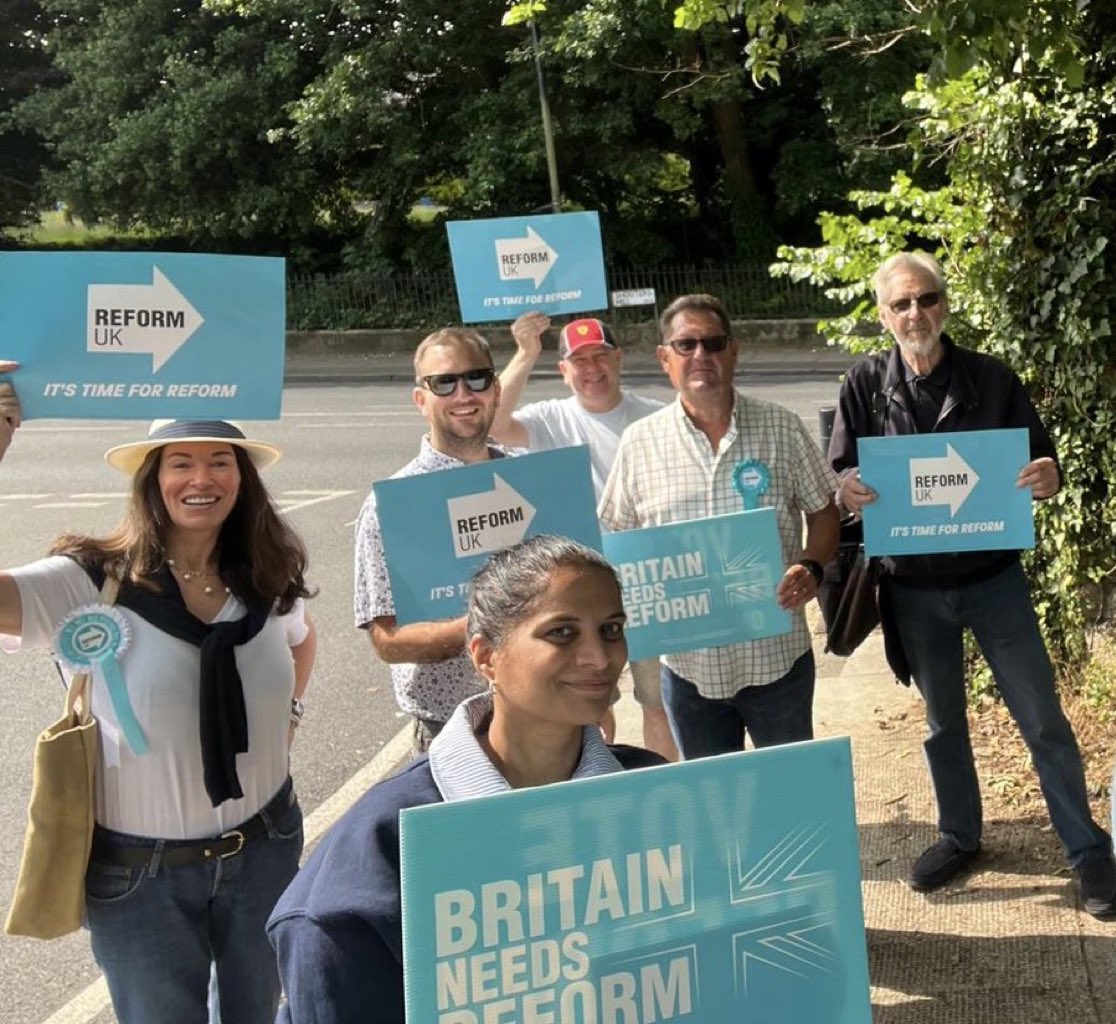 The Reform Daily (@reformdaily_) on Twitter photo 🇬🇧 Mark Simpson was out on the doors this morning speaking with locals in Shooters Hill.
Reform UK are set to do very well in this by-election - <a href="/Royal_Greenwich/">Royal Borough of Greenwich</a> needs Reform!
🗳️ Vote Reform UK on 26th June
#ShootersHill #ReformUK #GreenwichByElection <a href="/RealMGSimpson/">Mark G Simpson 🇬🇧🏴</a> 🇬🇧 Mark Simpson was out on the doors this morning speaking with locals in Shooters Hill.
Reform UK are set to do very well in this by-election - <a href="/Royal_Greenwich/">Royal Borough of Greenwich</a> needs Reform!
🗳️ Vote Reform UK on 26th June
#ShootersHill #ReformUK #GreenwichByElection <a href="/RealMGSimpson/">Mark G Simpson 🇬🇧🏴</a>