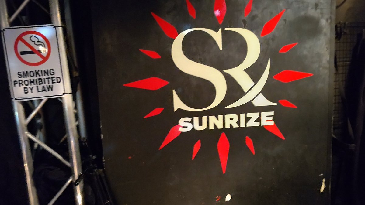 今日は勿論ここっ‼️
@両国SUNRIZE
#Team彪Queen　 #彪
も〜イツメン素敵過ぎます😍😻💕
ドカン🚀ドカン🌋やったりましたね☠️
ほんとに素晴らしいフロア仲間の方々💓ありがとう❤️
諸事情によりすぐに失礼しましたが…みんな大好き❤️‍🔥
あっ‼️久しぶりのボーカリスト彪…惚れ惚れ💖
Queenサイコー🔥🔥❤️‍🔥❤️‍🔥