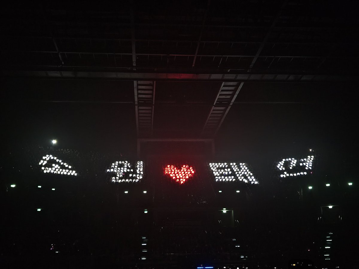 amponnan's tweet photo. โชวอน มองสายตาที่พี่แทดูโปรเจคสิ
มีความสุขมากกกเลยย ฮือออ

#TAEYEON_TheTENSE_in_BANGKOK https://t.co/aOGtDarQEQ