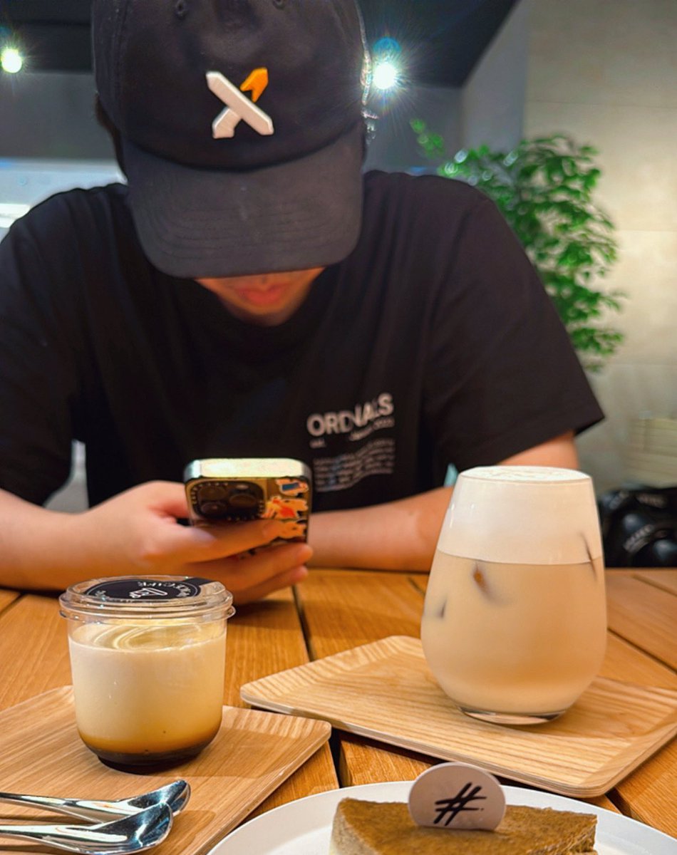 0xFunky (@0x0funky) on Twitter photo 進圈第一個收到的周邊就是 <a href="/Xverse_CN/">Xverse中文</a> 的帽子跟T恤,對我來說真的很有意義,感謝兄弟 <a href="/dominik_btc/">dominik.btc🍴</a>。
<a href="/XverseApp/">Xverse - Bitcoin Wallet for everyone</a> 現在也是我主要使用的比特幣錢包了,很多新項目也都只有支援他們錢包,而且資產分離這點真的很好,畢竟我也曾經踩過燒資產的坑。 進圈第一個收到的周邊就是 <a href="/Xverse_CN/">Xverse中文</a> 的帽子跟T恤,對我來說真的很有意義,感謝兄弟 <a href="/dominik_btc/">dominik.btc🍴</a>。
<a href="/XverseApp/">Xverse - Bitcoin Wallet for everyone</a> 現在也是我主要使用的比特幣錢包了,很多新項目也都只有支援他們錢包,而且資產分離這點真的很好,畢竟我也曾經踩過燒資產的坑。