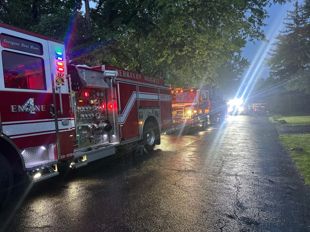 BerkeleyHghtsFD's tweet image. This past Wednesday, members of the Berkeley Heights Fire Department conducted an acquired structure drill on a home slated for demolition on Kuntz Avenue. We extend our sincere thanks to Hamlett Development Partners for donating the structure and supporting this training.