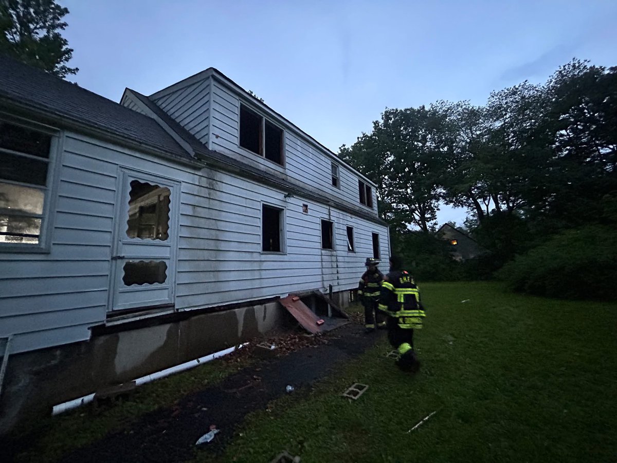 BerkeleyHghtsFD's tweet image. This past Wednesday, members of the Berkeley Heights Fire Department conducted an acquired structure drill on a home slated for demolition on Kuntz Avenue. We extend our sincere thanks to Hamlett Development Partners for donating the structure and supporting this training.
