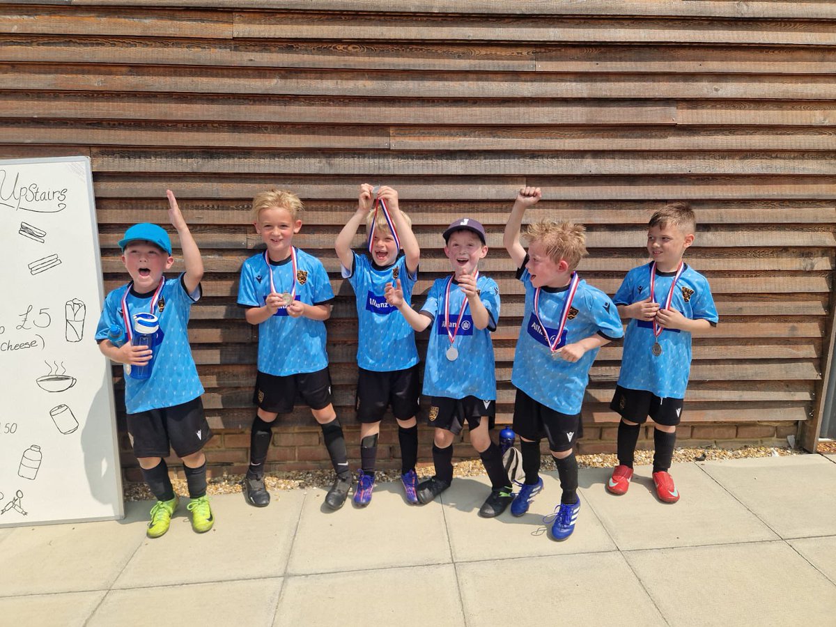 mufccommunity's tweet image. Congratulations to our 2 new @maidstoneunited u7 teams (2025/26 season) who represented the club this morning at their first tournament. 

Both teams played some great football and went unbeaten 🥇 🟡⚫️