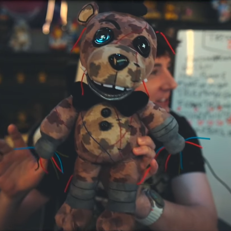 JonnyBlox's tweet photo. First prototype of Hex's Ignited Freddy plush from THE JOY OF CREATION!

Changes for the final product include an altered jaw shape, a darker color scheme, and all black wires 🐻

(Via: https://t.co/dmD2EZ8SmD)
#fnaf #fivenightsatfreddys https://t.co/MkVZWDjhU7