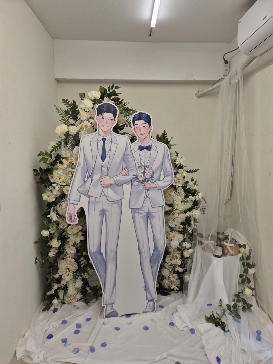 다녀왔어욥...💙💙

#코트에서_쌓은_믿음_위_오늘의_언약 
#지상최강의_결혼식에_초대합니다 
#백년해로_할거다_우리는