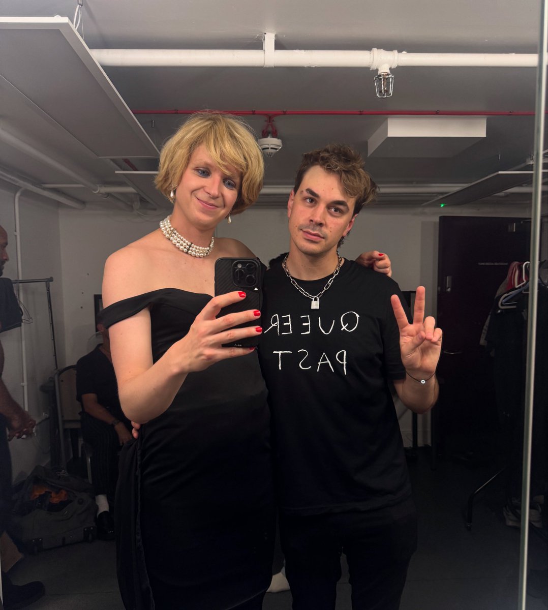 #GwynethGoesSkiing and #UntrueDiana (@awkwardprods) on Twitter photo Final London show tonight! 👸🏼
What a joyous crowd at <a href="/KingsHeadThtr/">King's Head Theatre</a> last night - it's good to be back! We're back tonight for the final night, there are still some tickets left so we hope you can join us! 😍❤️
🎟 in bio Final London show tonight! 👸🏼
What a joyous crowd at <a href="/KingsHeadThtr/">King's Head Theatre</a> last night - it's good to be back! We're back tonight for the final night, there are still some tickets left so we hope you can join us! 😍❤️
🎟 in bio