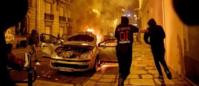 Info en avant-première :
Photo de Paris après la défaite du PSG (photo 1)
Photo de Paris après la victoire du PSG (photo 2)
