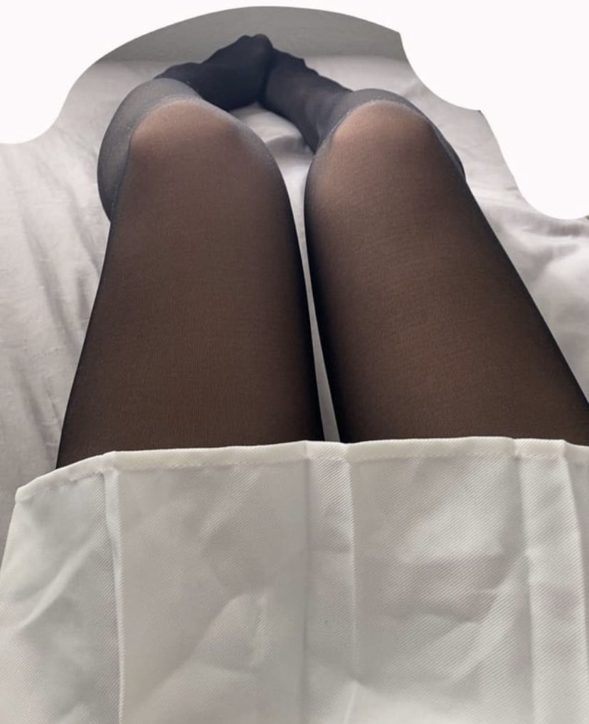 lizaaa6464's tweet photo. Forgot about this account tbh 😅 let me know if i should post more on here?? 

#pantyhose #tights #nylon #legs #feet #cute #girlfriend #socks #stockings #pretty https://t.co/ZESnLX9Sne
