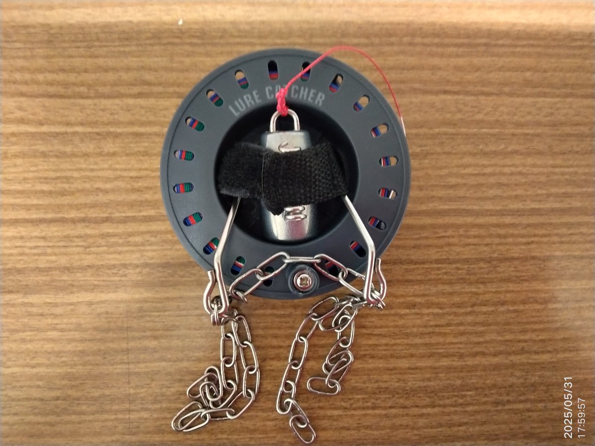 ここ数年思うが💦明らかに人が増えた影響で、ポイントの湖底が根がかりラインなどでつぶれ始めてる😥
微力だが少しでも湖底をキレイにするために根がかり回収機を使おうと思います💨
少し改良し、ＰＥ１２号90m巻いてあるからなんとかなるかな（笑）