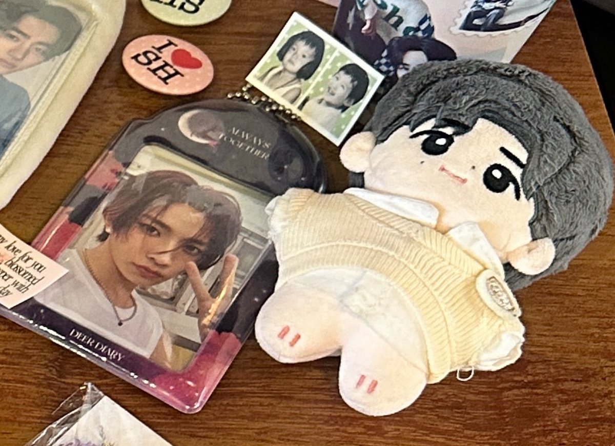 byprodhee's tweet photo. pls help rt 🙏🏽

lost my HOON PUPPY DOLL &amp; HEESEUNG PC somewhere between met live, shell residences, &amp; MOA (mall of asia) at around 4:15 PM 

photos taken on the same day i lost them (May 31, 2025)

please let me know if found :( 

🏷️ sunghoon hoonpuppy cse mildangz cup sleeve https://t.co/xH2nrkGNyn