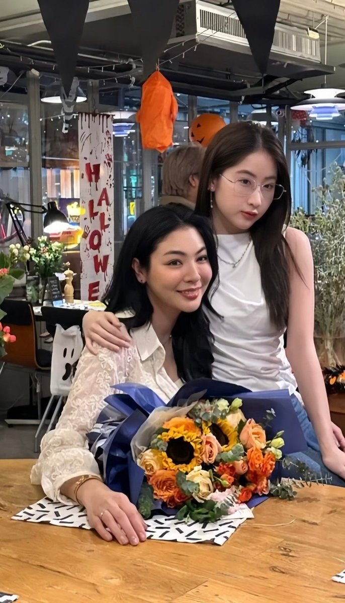 For FayeYoko, always!

PROUD OF FAYEYOKO
#FayeYokoxBangkokPride
#ฝ้ายโยโกะ #FayeYoko