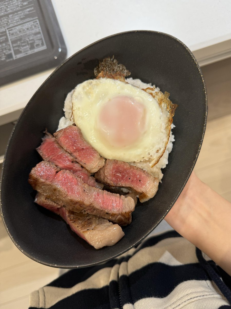 iu6beautiful's tweet photo. きょうは家でステーキを焼くんじゃ！！🥩✨

#おうちごはん #料理 #和食 #料理好きな人と繋がりたい 
#ステーキ #ご飯 #夕食 #料理写真 #写真 
#お夕飯  #食事記録 #食事写真 #料理女子
#料理 #ファインダー越しの私の世界
#料理記録  #簡単料理 #食事  #今日の晩御飯 
#いいねした人全員フォローする https://t.co/dYbTqZ9X5H