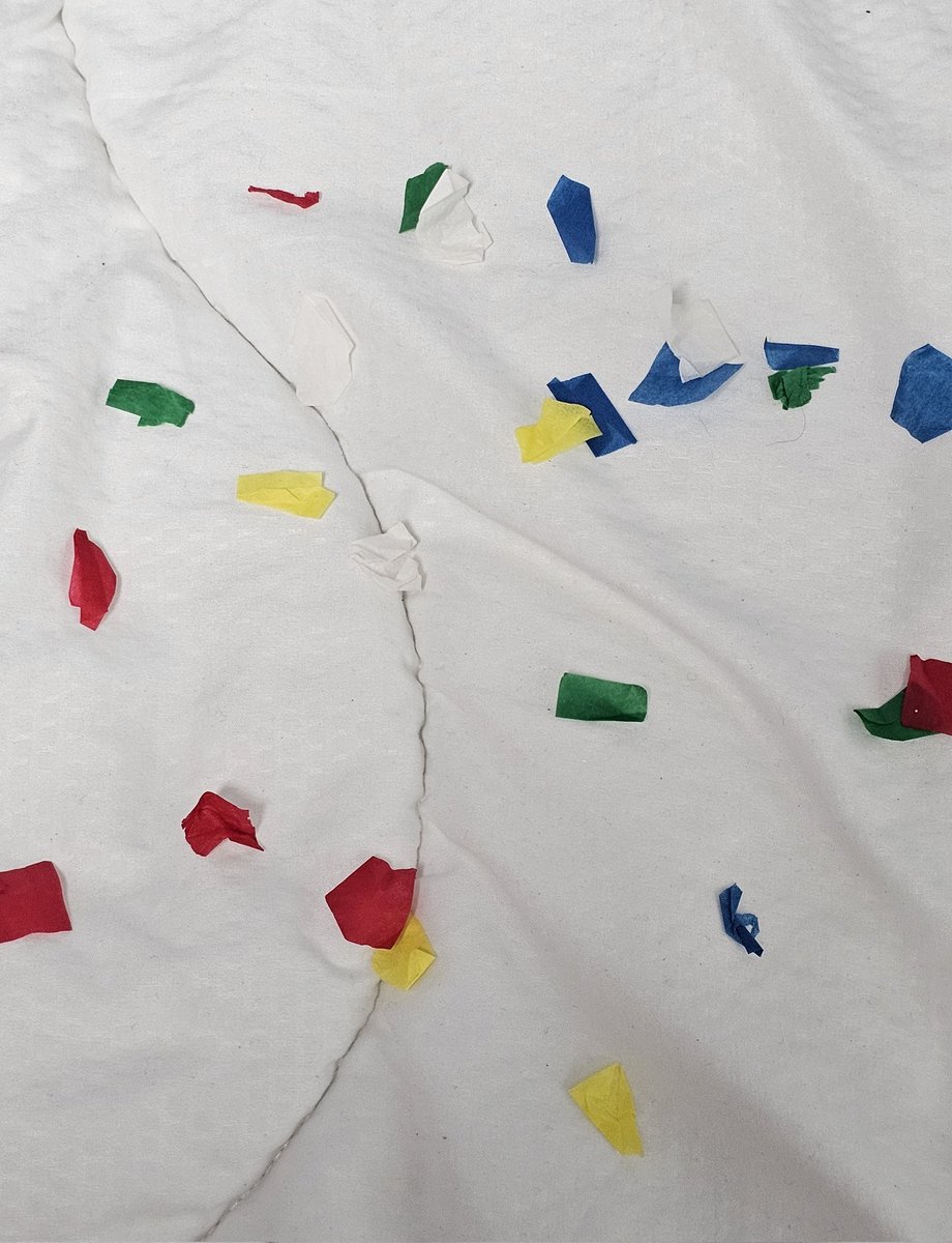 워터컬러를조심해
1년뒤꺼낸가방에서
컨페티가끝도없이나오니까