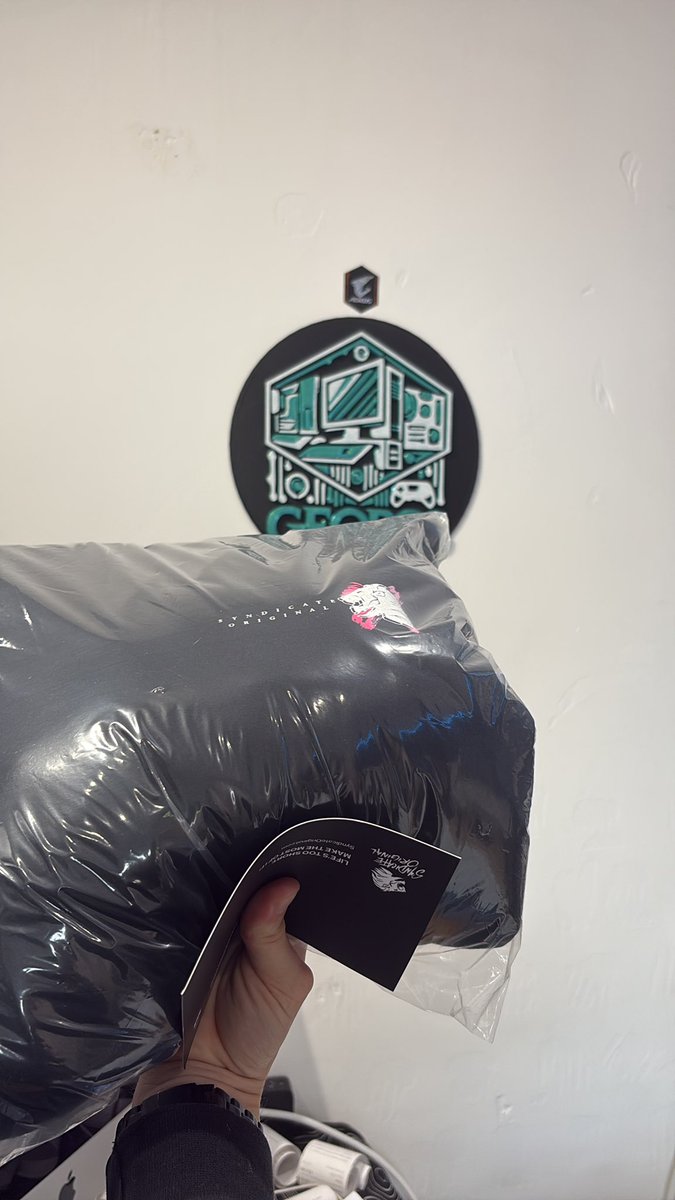 GeoPCsUK's tweet photo. @Syndicate Merch has arrived at the shop today 💪 https://t.co/6yDp5OoXaE
