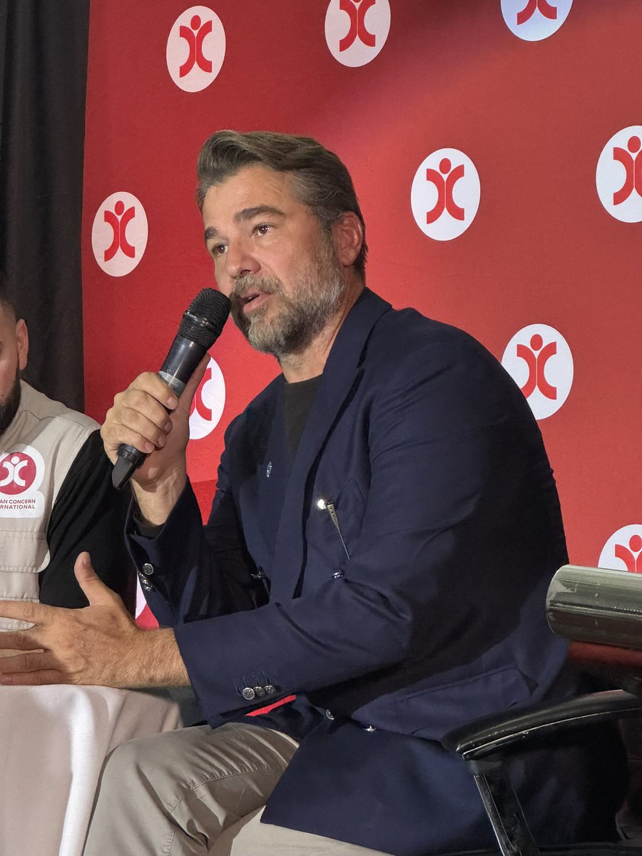 Superb to be invited to a private dinner with the global legend of #Ertuğrul Fantastic to hear directly from Engin Altan Düzyatan the Main star 👏👏👏👏food was great as well MyLahore😉  en.m.wikipedia.org/wiki/Engin_Alt…  <a href="/muzahidukhan/">Muzahid Khan MBE DL</a> if you know you know 😉<a href="/mylahore/">MyLahore</a> #OldhamHour