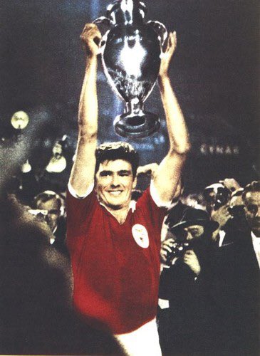 Foi neste dia há 64 anos, 31 de Maio de 19961, que o <a href="/SLBenfica/">SL Benfica</a> venceu a Taça dos Clubes Campeões Europeus (TCCE).
Equipa orientado pelo Bela Guttman venceu o <a href="/FCBarcelona/">FC Barcelona</a> pour 3-2 com golos de José Águas e Mário Coluna.
#BenficaSempre #oMaiorDePortugal
