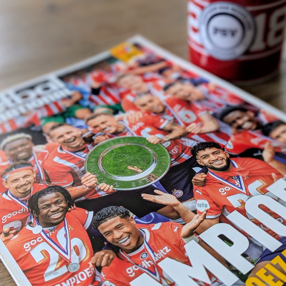 Bak koffie ✅
Leesvoer ✅
Mooie weer ✅
#PSV #Kampioen ✅