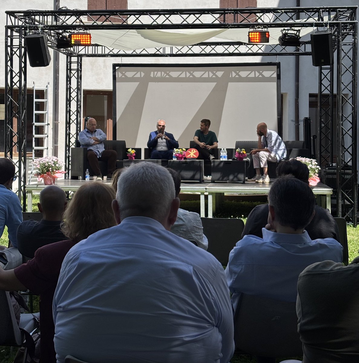 MarcelloFoa's tweet photo. Sono a #Cerea per partecipare ad #Alterfestival. Interventi di ottimo livello per competenza e coraggio intellettuale. Vedi il panel con @GianandreaGaian Maurizio Boni e Giacomo Gabellini. https://t.co/pBZvWpE76d
