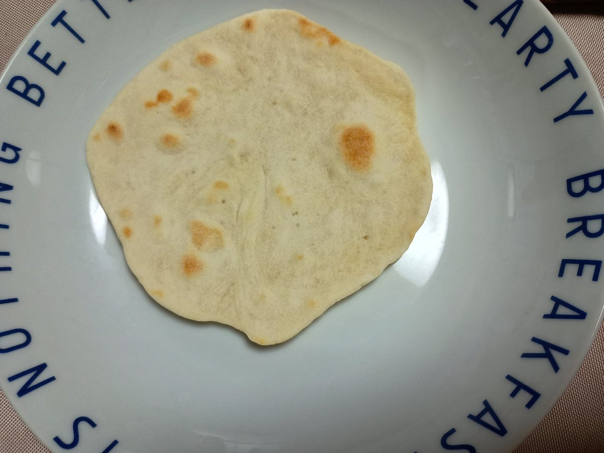 chibimedaka's tweet photo. 何となくトルティーヤ食べたくなったので、ま、材料あったし、休み��し

ついでに冷蔵庫にいた鶏ももを煮ました！
晩御飯はあと野菜切ったら酒を選ぶだけだな

 #トルティーヤ
 #鶏チャーシュー
 #おうち晩酌 https://t.co/HpIsumFjRd